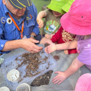  LITTLE TEDS OXLEY Dig & Discover Live Worms With Brian The Worm Man - AUG 2024