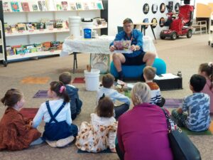  Special Bug Investigation - Brian The Worm Man and Gatton Library